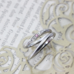 結婚指輪　天然ピンクダイヤモンド